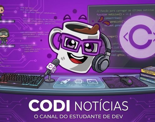 Mascote Nexus em forma de caneca de café com óculos roxos e fones de ouvido, atuando como jornalista de tecnologia em uma bancada de vidro com teclado gamer, mouse, livros de código e microfone. Ao fundo, telas com código-fonte e o logo da Codi Academy em um estúdio com iluminação roxa. Na frente da bancada lê-se "CODI NOTÍCIAS - O canal do estudante de dev".